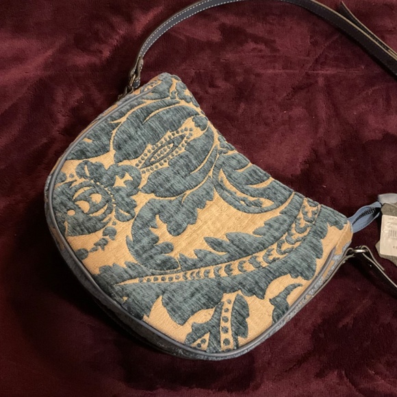 Italian Brocade Coat with matching Handbag - Picture 12 of 15